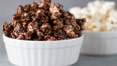 طريقة عمل الفشار بالشوكولاتة لأطفالك