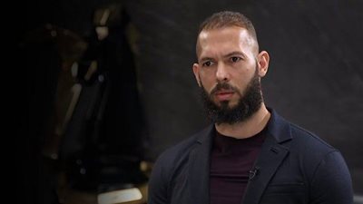 تفاصيل وقوع عدو المرأة أندرو تيت في قبضة الشرطة بتهمة التهرب الضريبي 