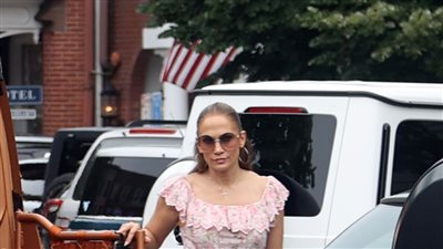 بإطلالة رومانسية جينيفر لوبيز تشعل غيرة بن أفليك (صور) 