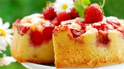 طريقة عمل كيكة الفراولة اللذيذة