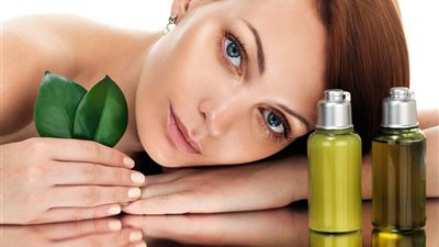 5 زيوت طبيعية لترطيب البشرة في الصيف