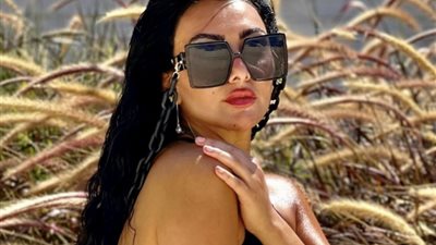 بإطلالة صيفية ساحرة.. ميريهان حسين تخطف الأنظار 