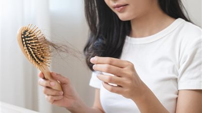 رأيت شعري يتساقط بغزارة في المنام.. « فما تفسير الحلم؟»