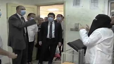 محافظ سوهاج يعنف طبيبة بسبب تعاملها مع المرضى ورئيس الوزراء يعتذر 