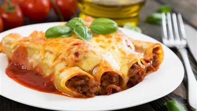 طريقة عمل الكانيلوني بالبشاميل في مطبخك