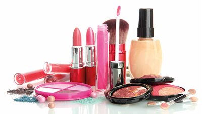 نصائح هامة للحفاظ على مستحضرات التجميل في الصيف