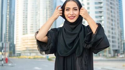 أفضل طريقة لغسل «العباية العربية» السوداء بسهولة