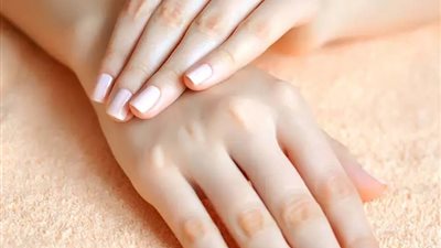 للجنس الناعم.. 5 علاجات منزلية للتخلص من اسمرار اليدين بعد المصيف