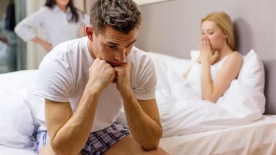 كيف أعرف أن زوجي يخونني وهو مغترب؟.. إليك 4 علامات تكتشفي بها