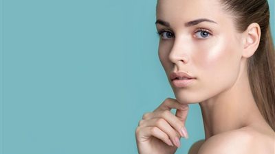 أفضل الطرق لإزالة شعر الوجه لبشرة صافية 