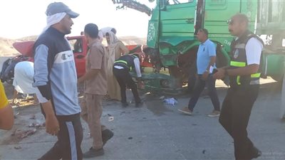 مصرع وإصابة 27 شخص في حادث تصادم بالطريق الصحراوي الشرقي