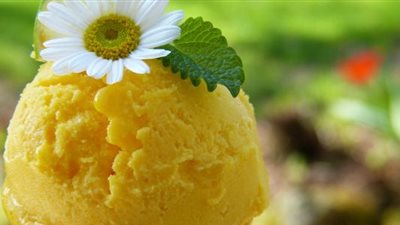 طريقة عمل آيس كريم الليمون المنعش