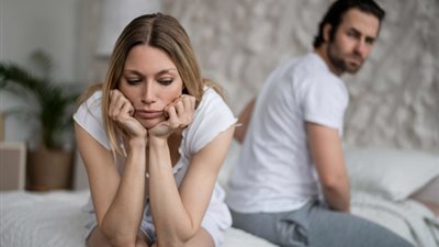 امرأة تصرخ: «جوزى  بعد شهرين من الزواج عايز يختنى».. ماذا أفعل ؟