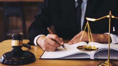 «لو تنسيقك حقوق».. أفضل المجالات المتاحة في سوق العمل للمحاميات 