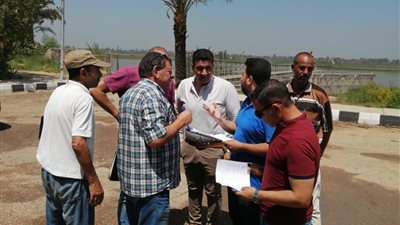 وزير الإسكان يتابع موقف مشروعات مياه الشرب والصرف والمرافق بمدن الصعيد الجديدة