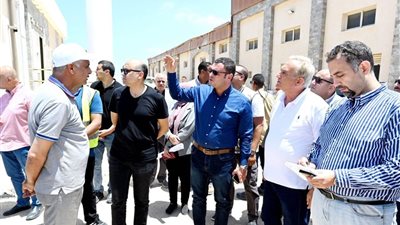 وزير الإسكان يتابع مخطط استعمالات الأراضى لتجمع غرب الضبعة ومحطة التحلية