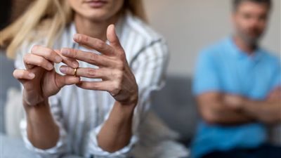 كيف أتعامل مع طليقي؟.. إليكٍ 5 نصائح للتعامل بشكل حضاري 