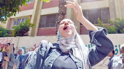 السخرية تسيطر على السوشيال بعد تعديل نتيجة الثانوية.. وطالب يتعدى درجاته بالفيزياء 