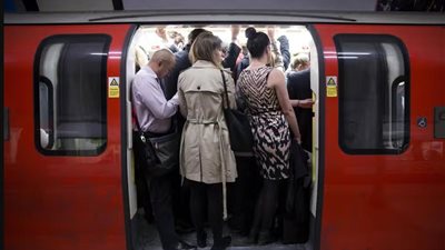 جرائم التحرش والعنف داخل قطارات بريطانيا ترتفع لنسبة 50 %