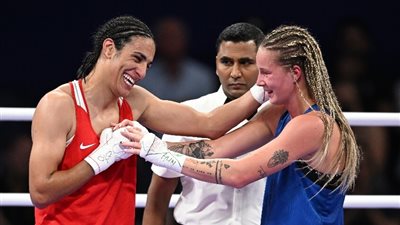 إيمان خليف ترد على المتنمرين بإطلالة أنثوية رقيقة (صور)