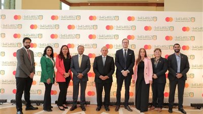 البنك الأهلي يتعاون مع ماستركارد لإطلاق أول بطاقة بخاصية تلامسية في مصر
