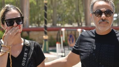 بحضور نجوم الفن.. مشاهد من جنازة والد زوجة الفنان إيهاب فهمي 