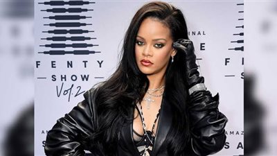 ريانا تثير التكهنات بشأن حملها للمرة الثالثة.. والسبب حركة عفوية 