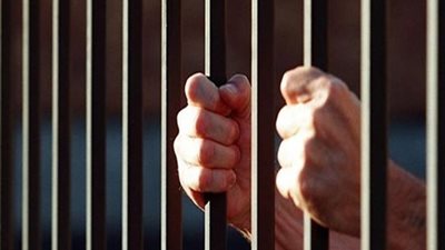 تفاصيل مؤلمة.. شاب من حفظة القرآن الكريم يقتل أمه خنقا في الجيزة