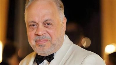 أشرف زكي ينفعل علي الهواء ويوجه رسالة شديدة اللهجة إلى البلوجرز 