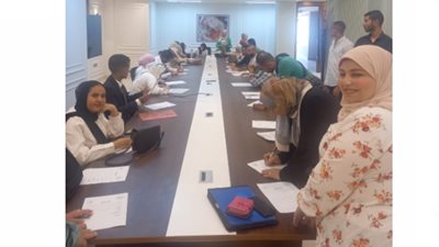 إقبال كبير من الفتيات على الملتقى التوظيفي الأول لشباب الخريجين
