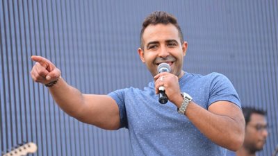 محمد عدوية يكشف أسرار طقوسه قبل الغناء بالحفلات بمهرجان العلمين  