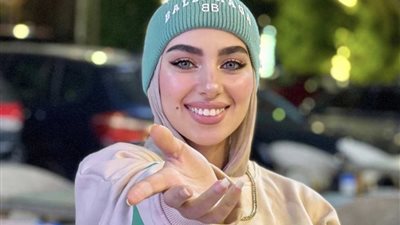 البلوجر هدير عاطف أمام المحكمة بتهمة النصب على المواطنين