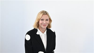 كيت بلانشيت تثير السخرية في مهرجان البندقية السينمائي.. والجمهور يعلق: «بلياتشو» 