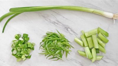 تفسير رؤية البصل الأخضر في المنام وعلاقته بالشفاء من الأمراض