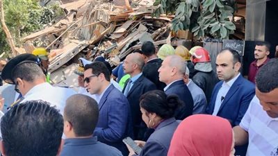 الصحة: لا وفيات حتى الآن في عقار أرض الجولف المنهار.. وإنقاذ سيدة تحت الأنقاض