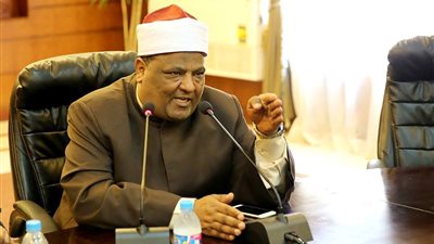 الأزهر يرد على ادعاءات إباحة أبو حنيفة للزنا بأجر