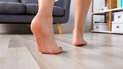 لإنقاص الوزن..  أبرز فوائد المشي في المنزل