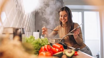اختبار مستواك في الطبخ يثير تفاعل كبير والسبب «الملوخية وأبلة نظيرة» 