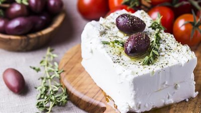  تفسير رؤية الجبن الأبيض في المنام وعلاقته بالخلافات والمشاكل