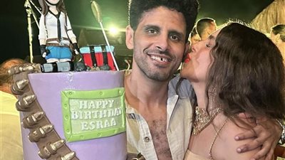 زوجة حمدي المرغني تشعل السوشيال ميديا بصورها احتفالاً بعيد ميلادها   