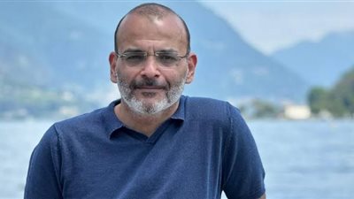 الموت يفجع الشاعر أيمن بهجت قمر في بنات عمه