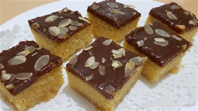 طريقة عمل البسبوسة بالشوكولاتة وجوز الهند