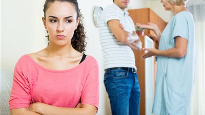 حماتي دخلت علينا الأوضة تصحي ابنها.. ندي ترفع طلاق للضرر ضد زوجها بمحكمة الأسرة 