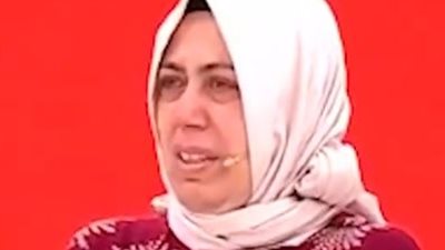 سيدة تعترف بقتل زوجها على الهواء مباشرة.. والشرطة تقتحم الاستوديو  