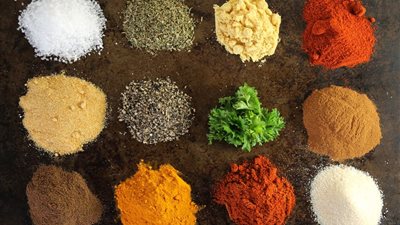 لربات البيوت.. أفضل الطرق للتحقق من صلاحية التوابل 