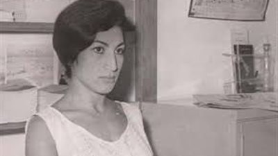 فروغ فرخزاد | شاعرة إيرانية مطلقة حملت أفكارًا نسوية جدلية