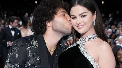 سيلينا جوميز تتألق مع بيني بلانكو بحفل الإيمي.. وتثير الجدل بلحظات رومانسية 