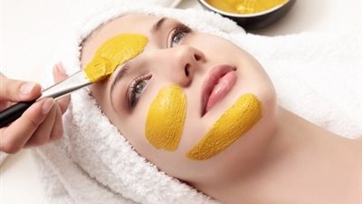 للحصول على بشرة نضرة.. أفضل 4 وصفات لشد البشرة وحل مشاكلها 