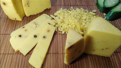 طريقة عمل الجبنة الرومى بخطوات سهلة في المنزل