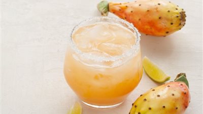 مع الأجواء الحارة اليوم.. عصير التين الشوكي المنعش مثل المحلات 